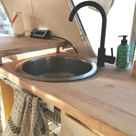 Πλωτό κατάλυμα Esprit Peniche *